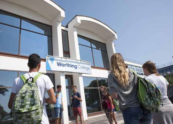 WORTHING COLLEGE - WORTHING (UK)