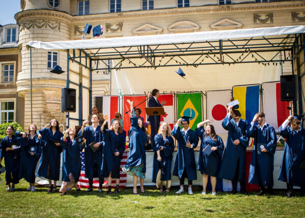 NOTRE DAME INTERNATIONAL SCHOOL - PARIGI